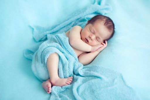 The first 16 weeks are crucial for building a healthy, sustainable foundation rooted in trust, feeling safe, and a secure attachment, not through rigid schedules or sleep training, but by gently supporting your baby's developing brain, body, and nervous system.